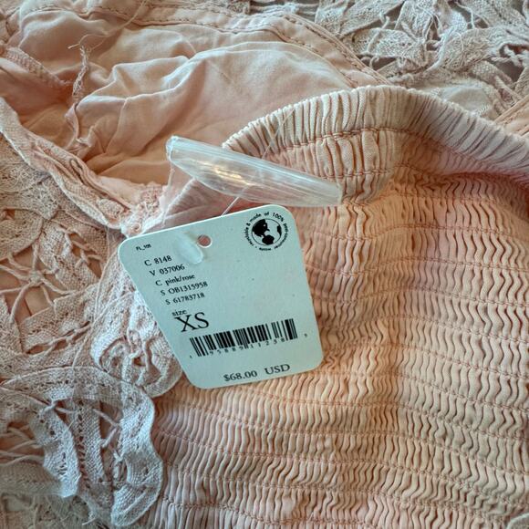 New Free People Batting My Eyes Crochet Lace Halter Crop Top XS Pink Boho - Picture 7 of 8